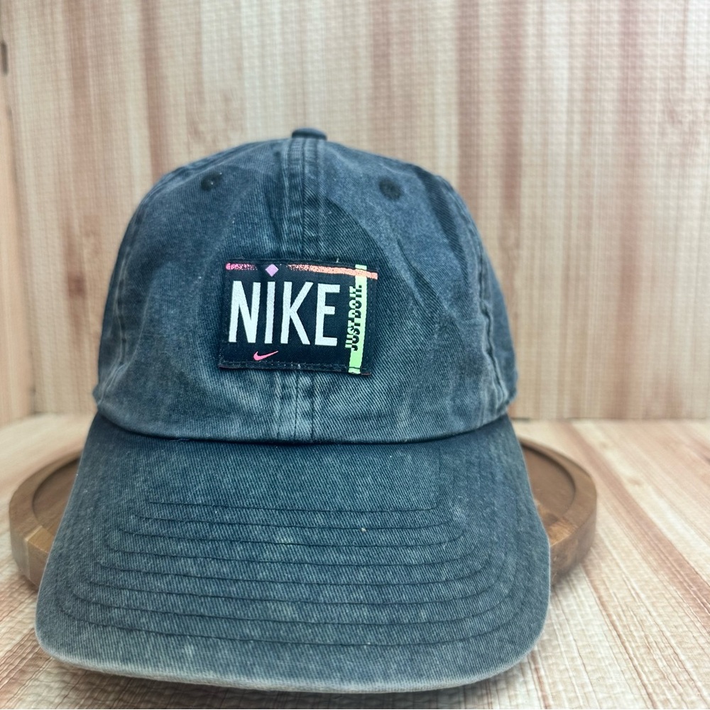Nike Women’s Heritage86 Hat Black Washed/ Faded Adjustable